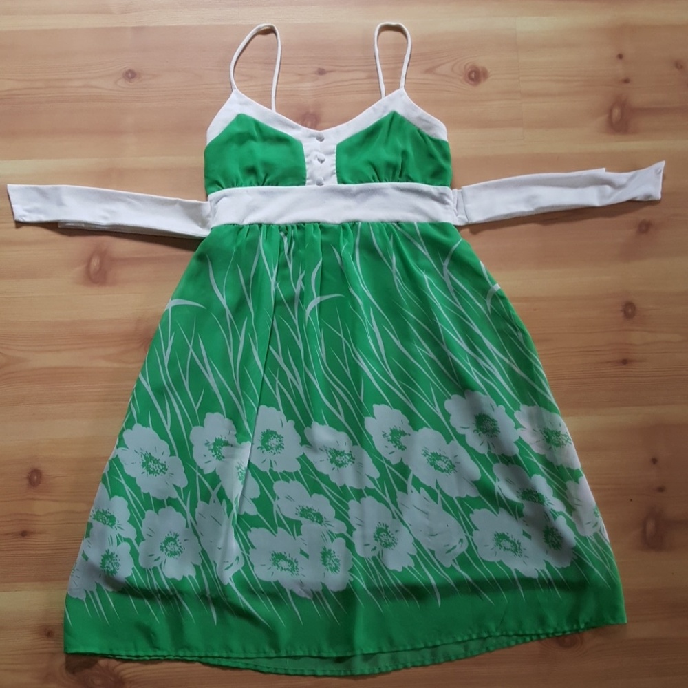 Forever 21 kelly green dress.